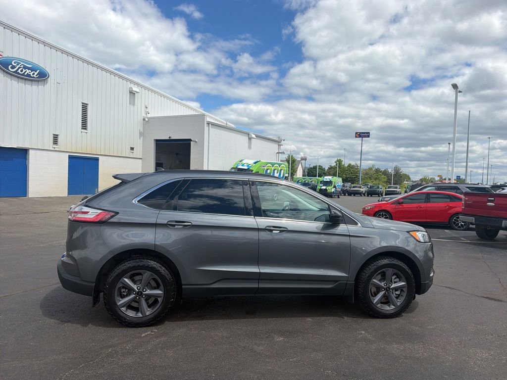 Used 2022 Ford Edge SEL w/ Sport Appearance Package AWD/4WD image 8
