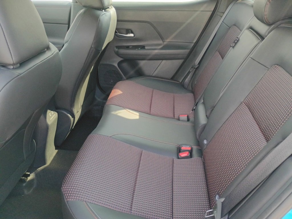 New 2026 Nissan Kicks SR image 24