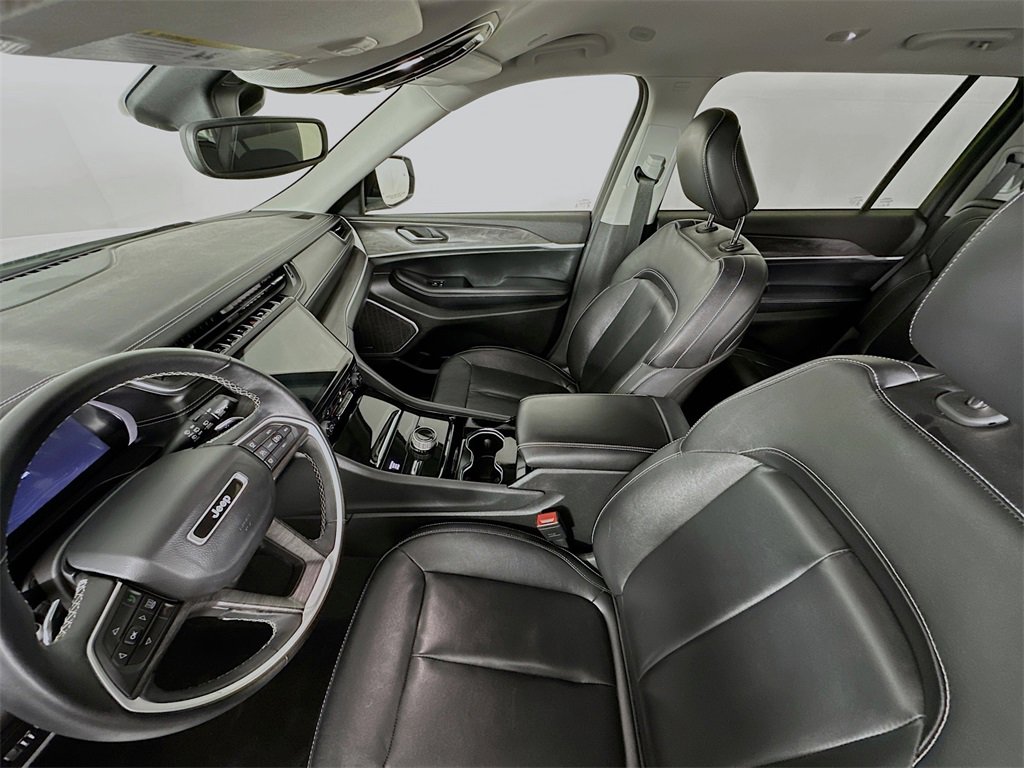 Used 2022 Jeep Grand Cherokee L Limited image 17