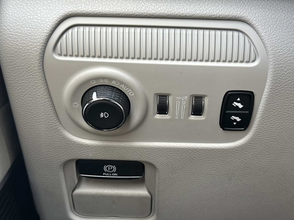 Used 2024 Jeep Wagoneer Series II w/ Flexible Seating Group RWD image 26