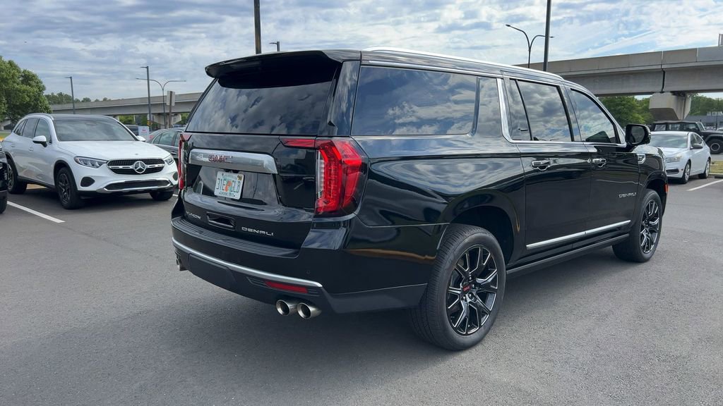 Used 2024 GMC Yukon XL Denali AWD/4WD image 8