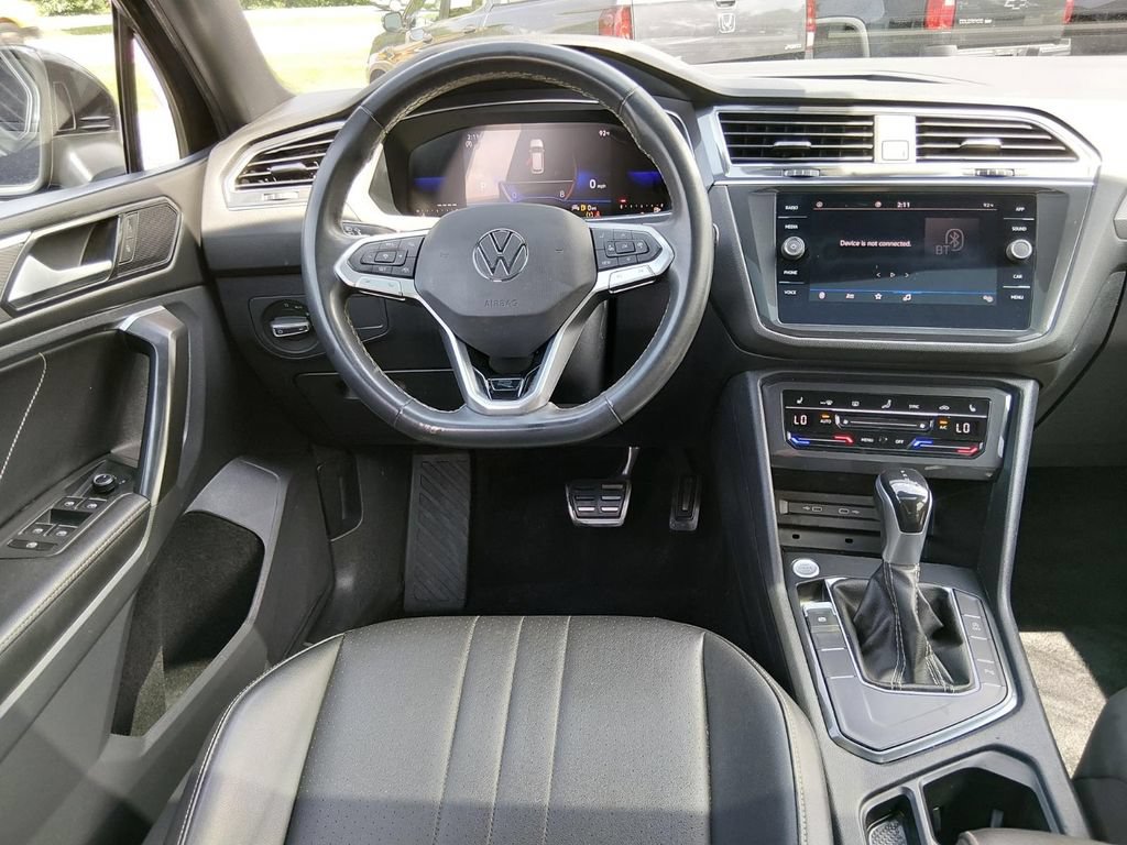 Used 2023 Volkswagen Tiguan SE R-Line FWD image 11