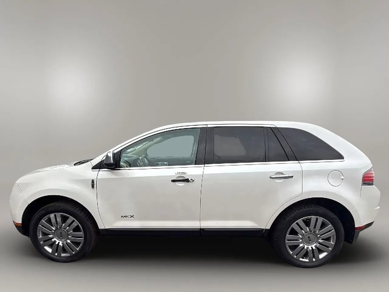 Used 2010 Lincoln MKX AWD image 2