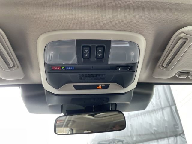 Used 2025 Subaru Crosstrek 2.0i Premium image 17