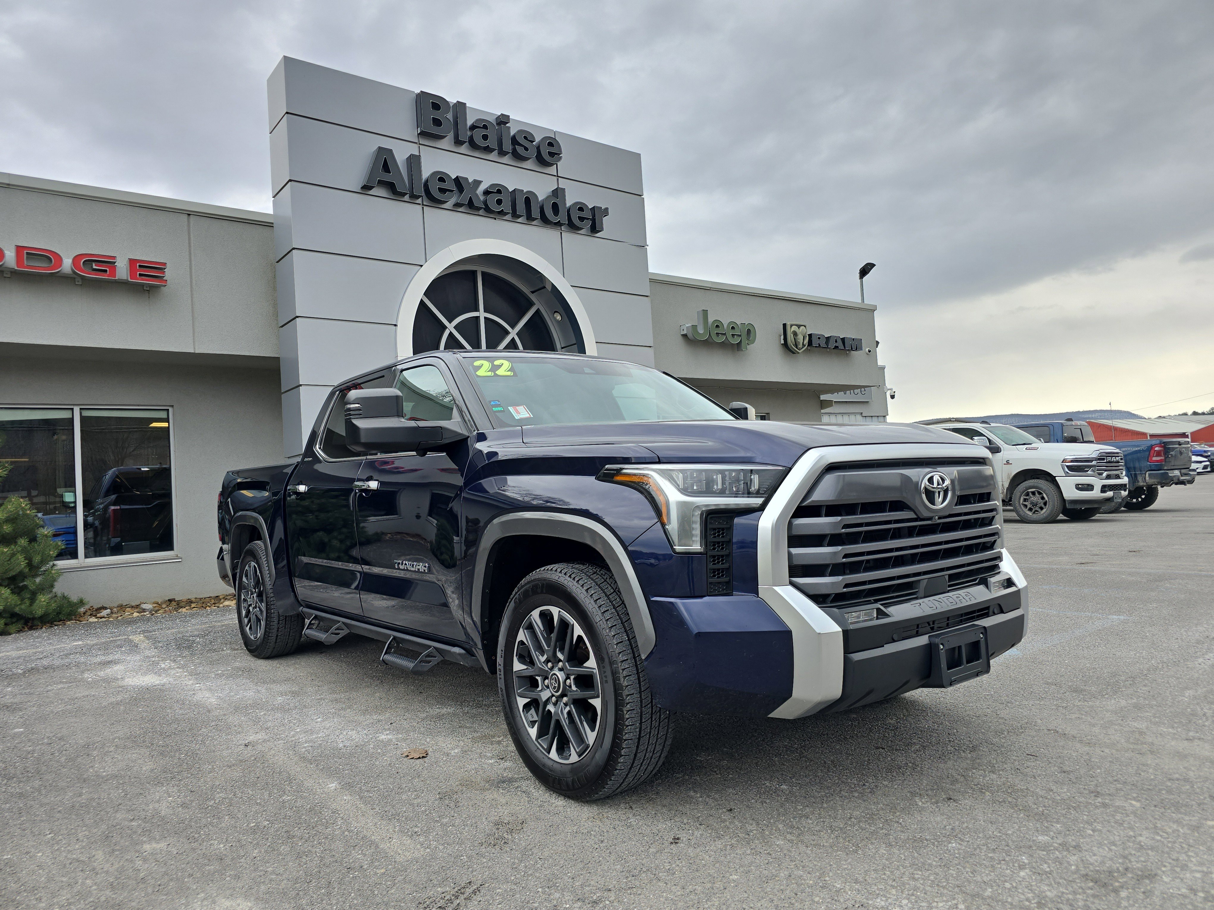 Used 2022 Toyota Tundra Limited image 1