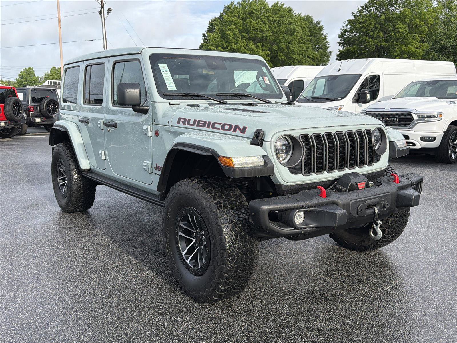 Used 2024 Jeep Wrangler Unlimited Rubicon AWD/4WD image 4