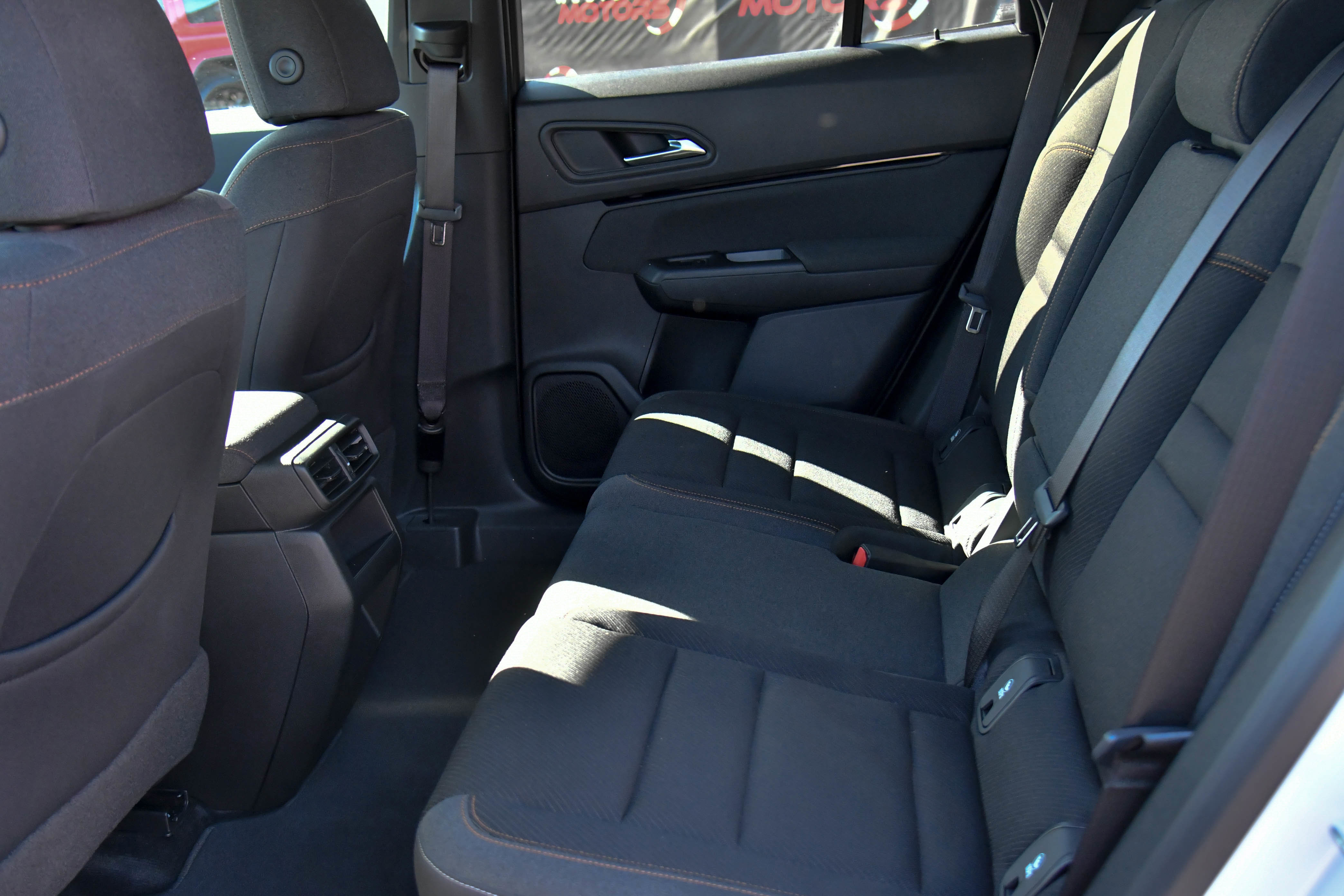 Used 2024 Honda Prologue EX image 38