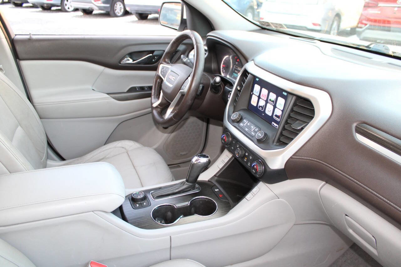 Used 2017 GMC Acadia SLT image 12