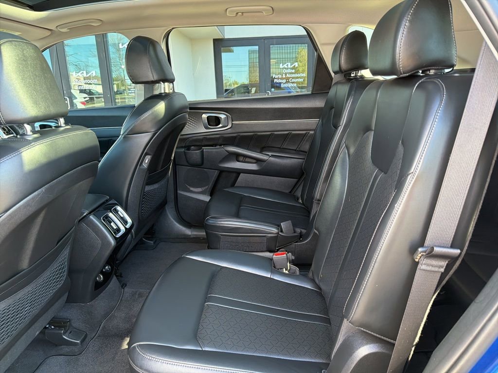Certified 2023 Kia Sorento SX AWD/4WD image 19