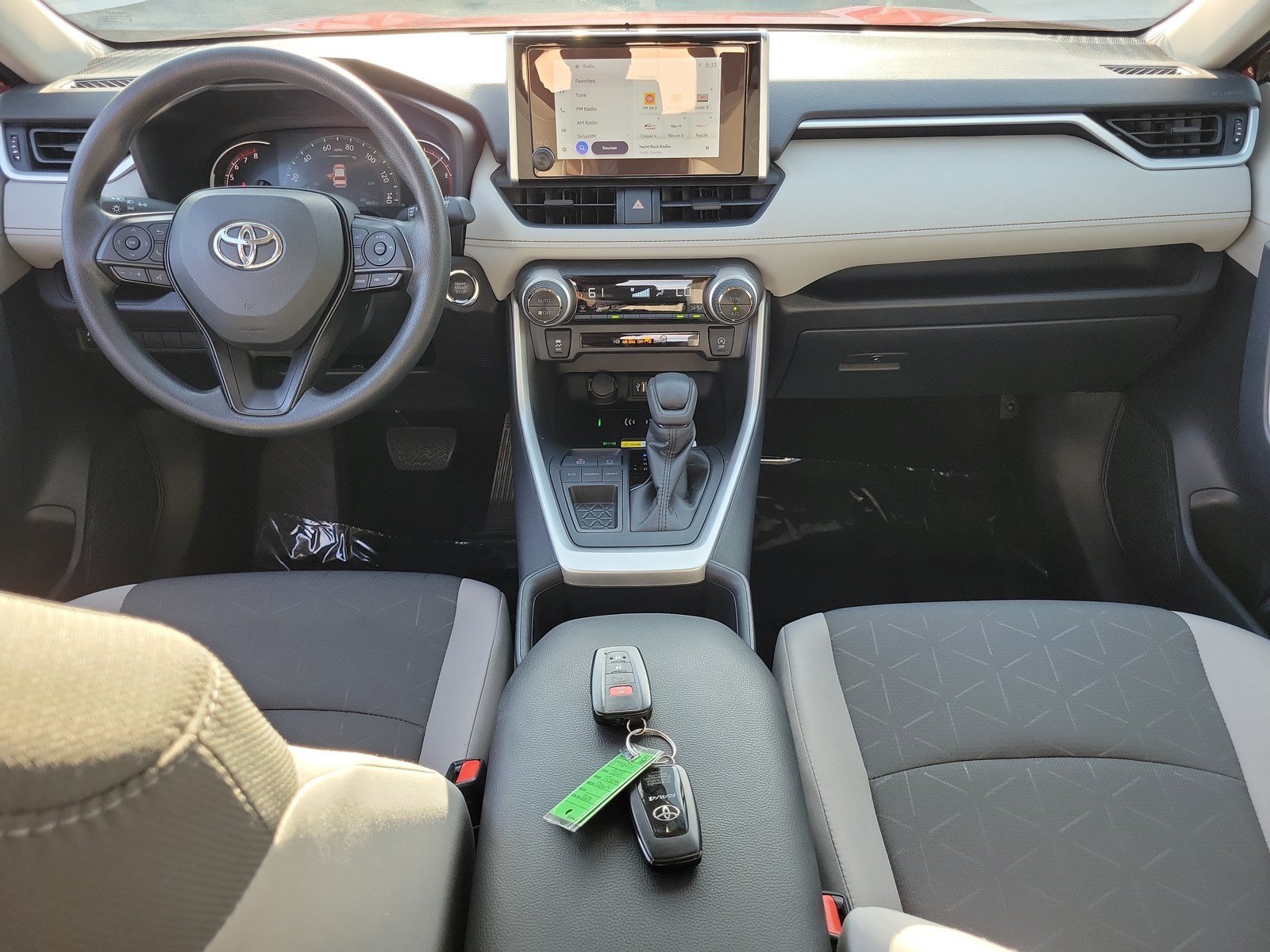 Used 2025 Toyota RAV4 XLE w/ Convenience Package FWD image 29