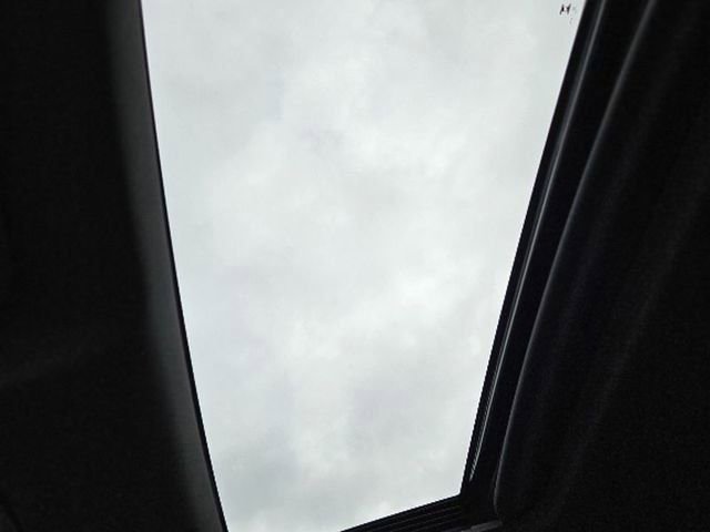 Used 2024 Chevrolet Silverado 1500 High Country w/ Technology Package image 28