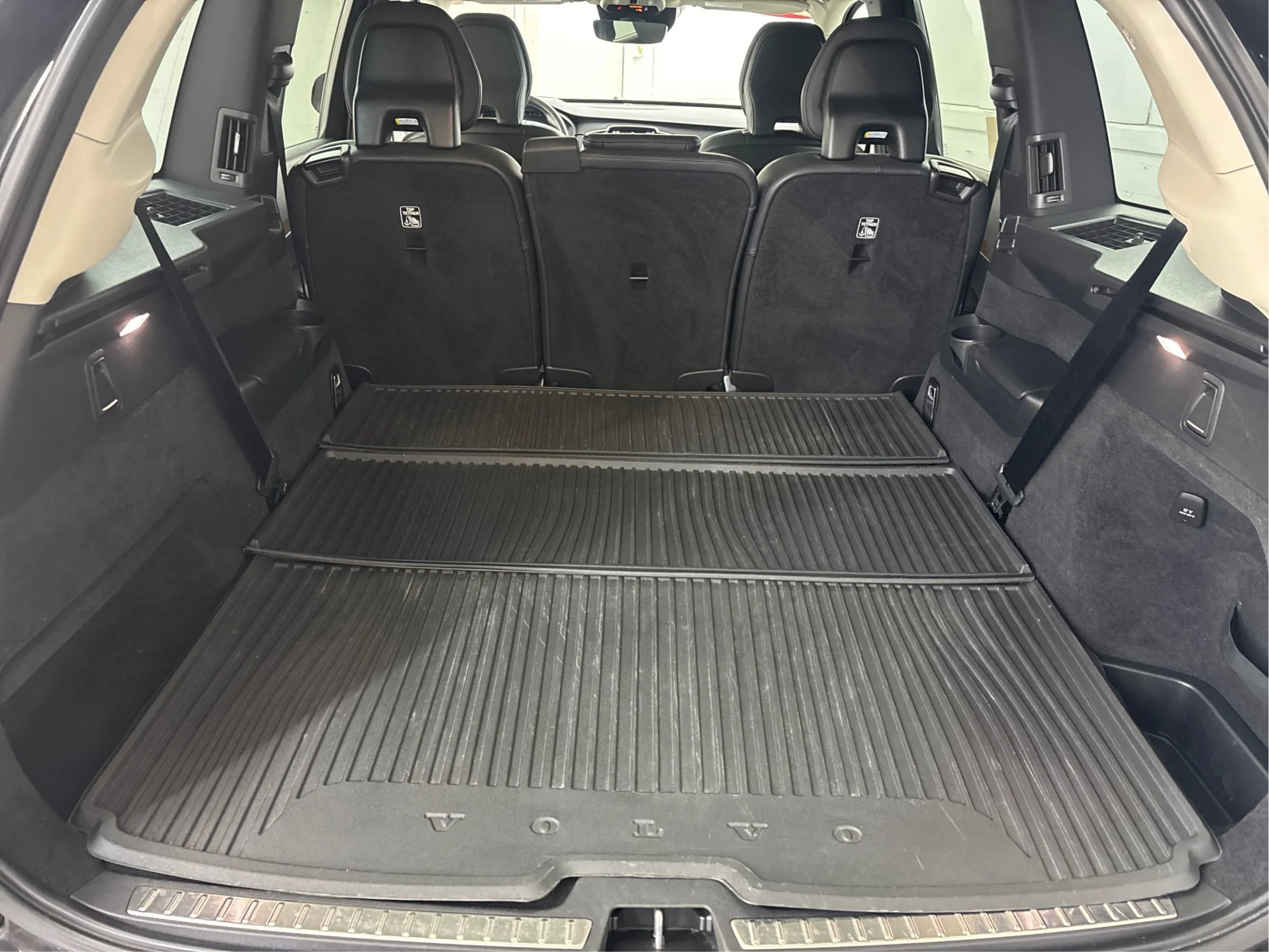 Used 2022 Volvo XC90 T6 Momentum w/ Advanced Package AWD/4WD image 16