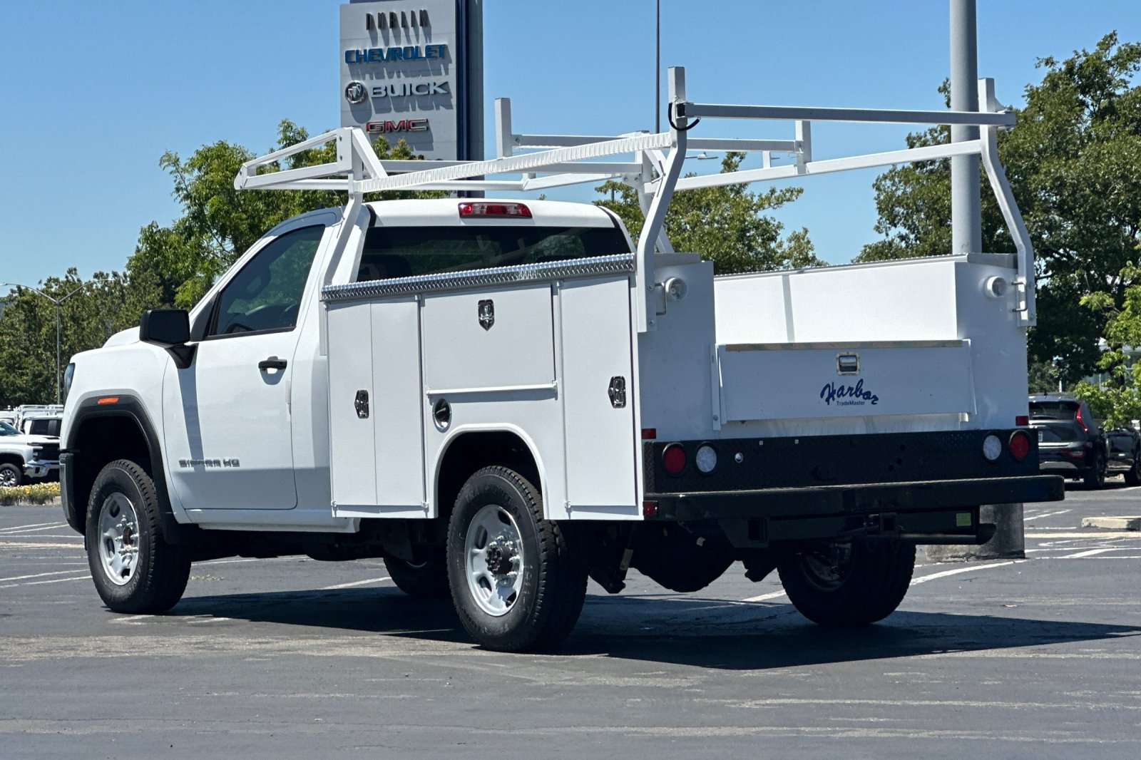 New 2026 GMC Sierra 2500 Pro w/ Convenience Package RWD image 6