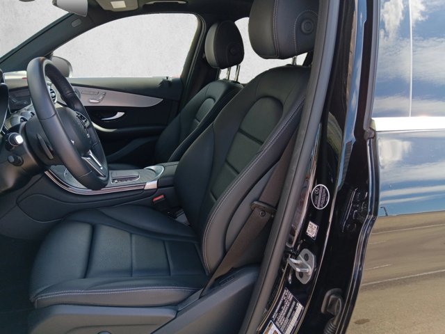 Used 2022 Mercedes-Benz GLC 300 w/ Premium Package Lite image 16