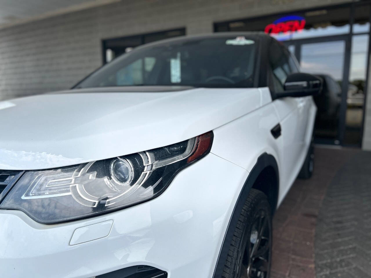 Used 2017 Land Rover Discovery Sport HSE AWD/4WD image 27