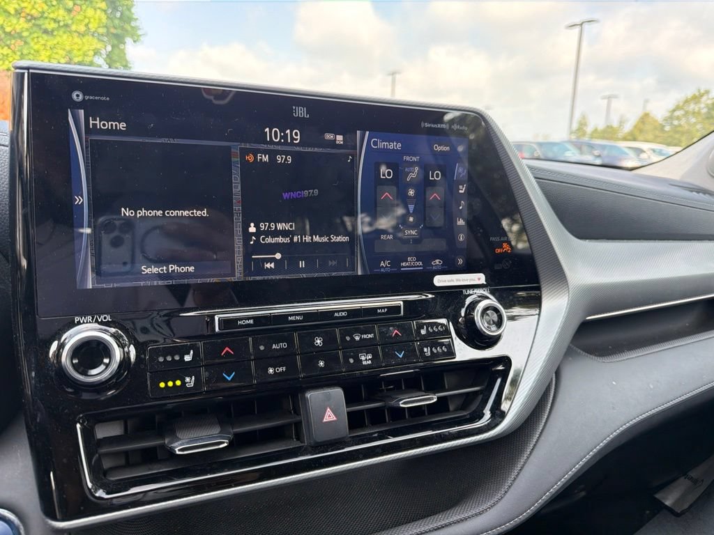 Used 2022 Toyota Highlander Platinum AWD/4WD image 25