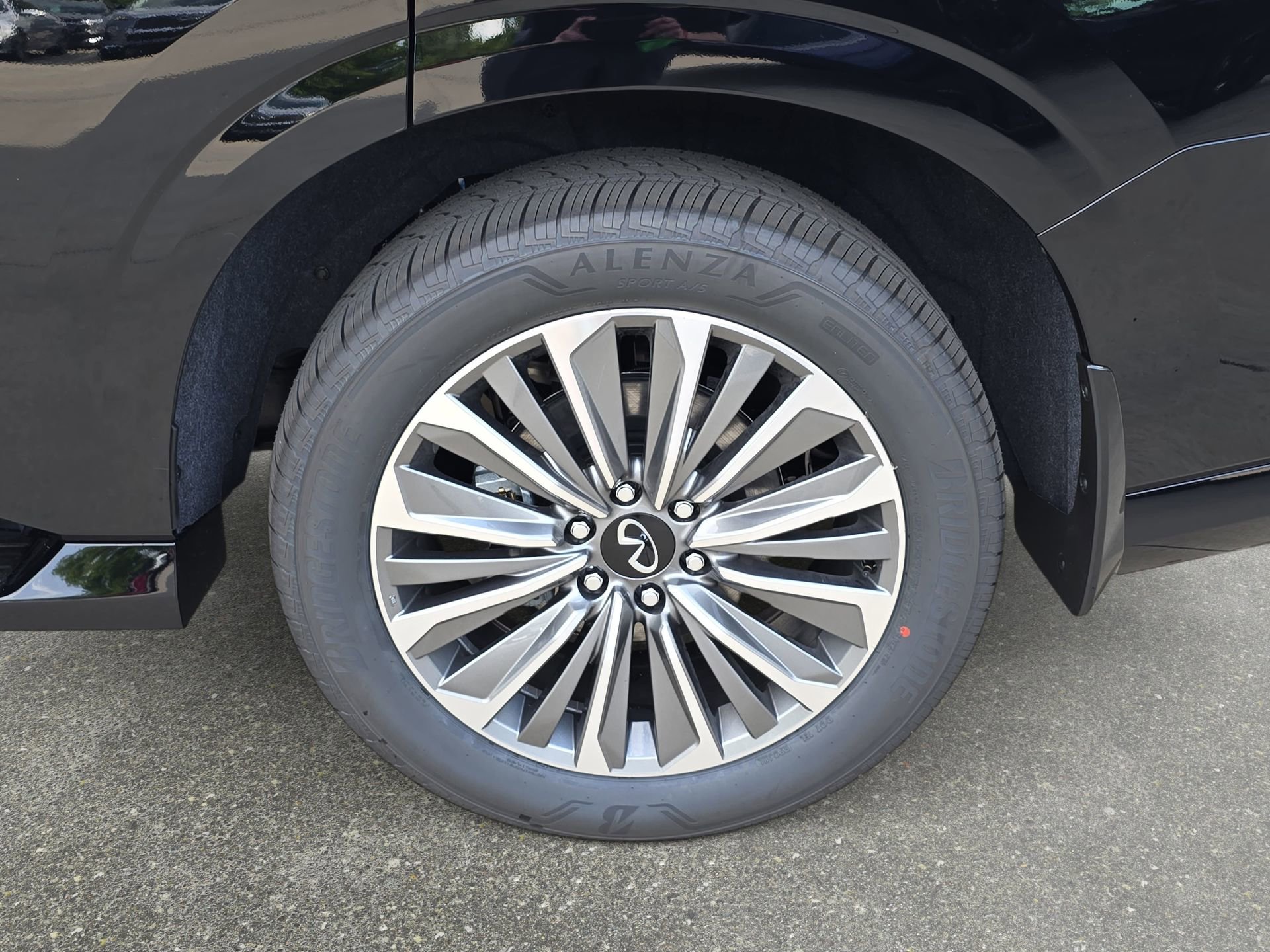 New 2026 INFINITI QX80 Luxe AWD/4WD image 32