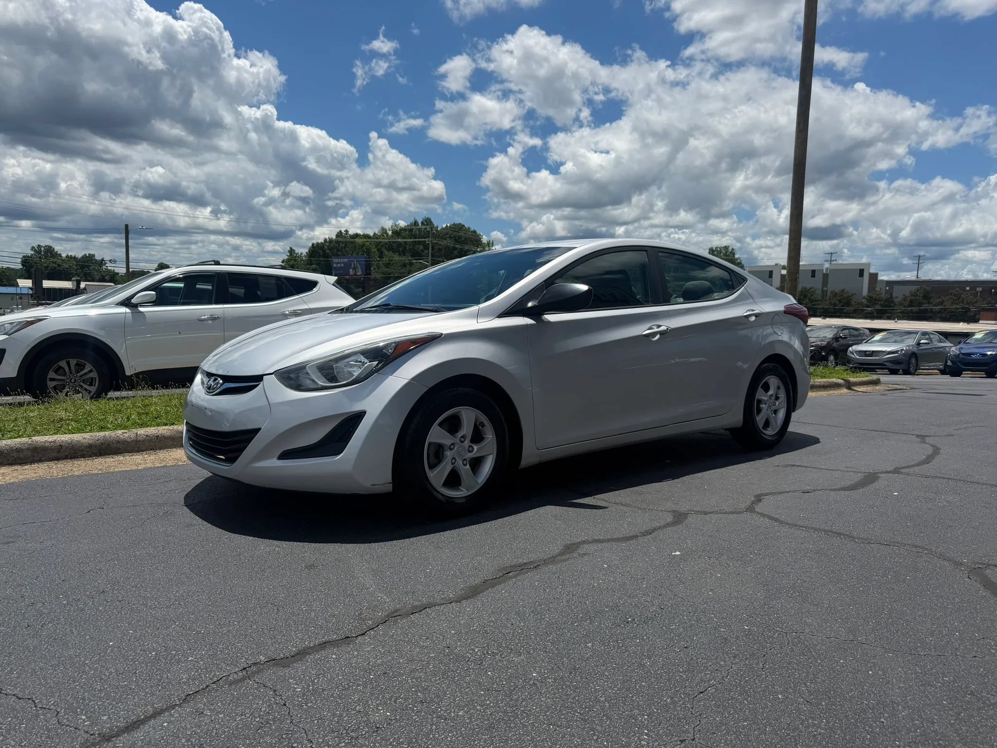 Used 2015 Hyundai Elantra SE FWD image 3