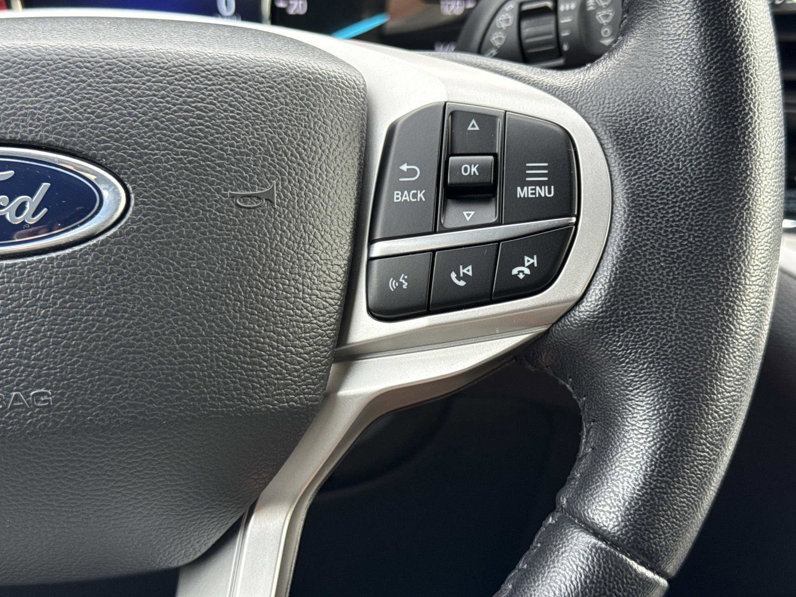 Used 2023 Ford Explorer XLT image 8