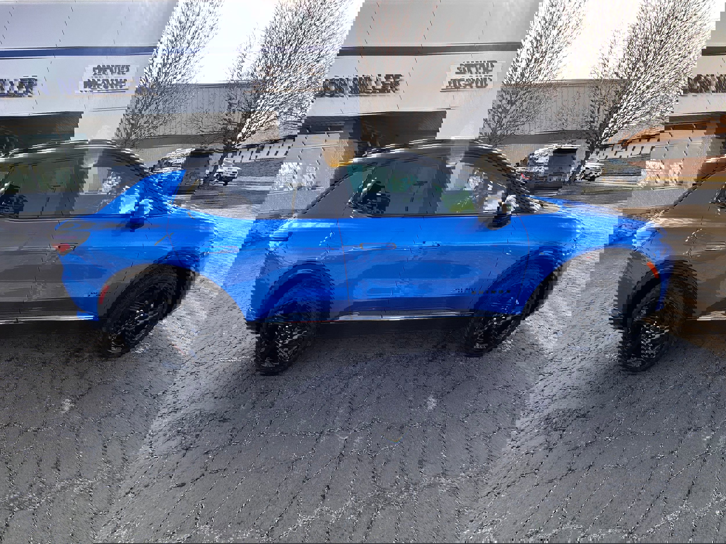 Used 2025 Chevrolet Equinox EV RS image 2