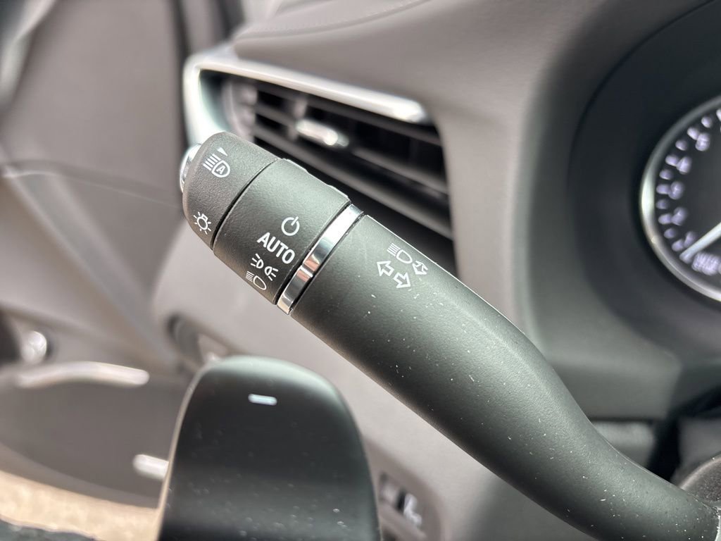 Certified 2024 Buick Enclave Avenir w/ Avenir Technology Package image 28