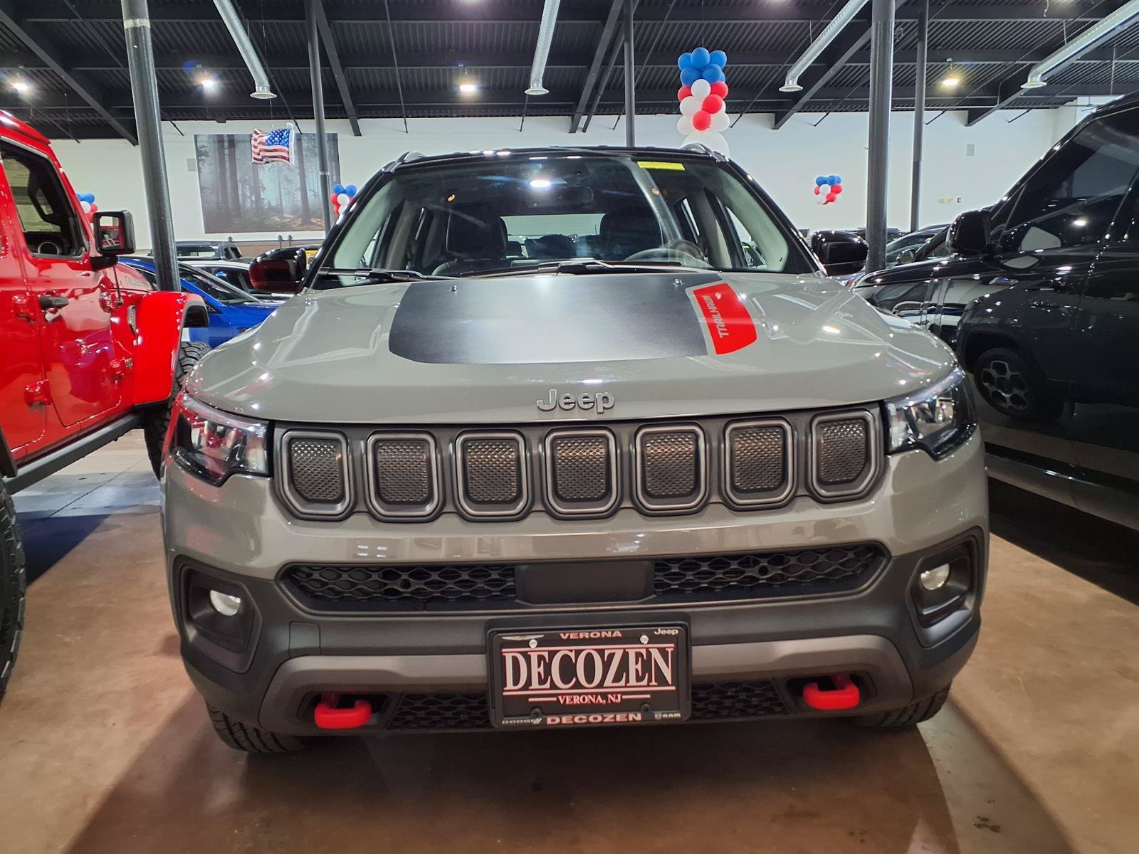 Used 2022 Jeep Compass Trailhawk AWD/4WD image 2