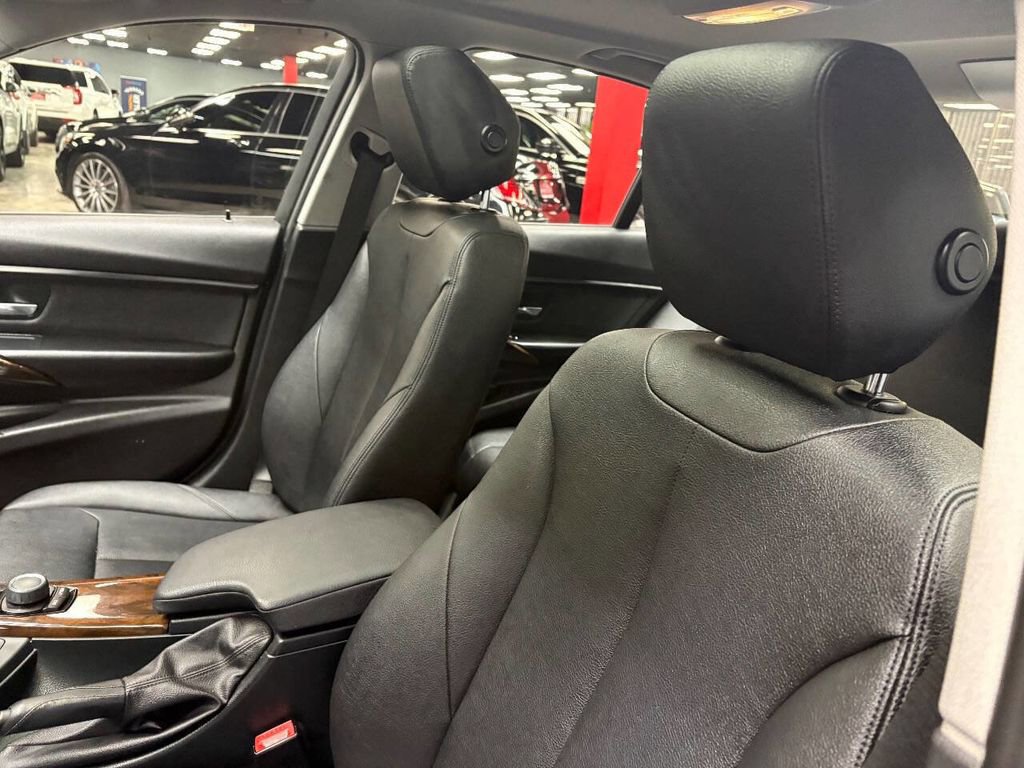 Used 2016 BMW 320i xDrive Sedan image 25