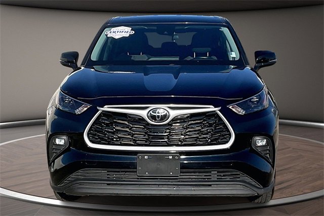 Used 2023 Toyota Highlander LE image 3