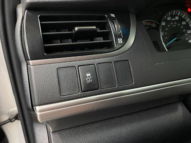 Used 2013 Toyota Camry XLE image 11