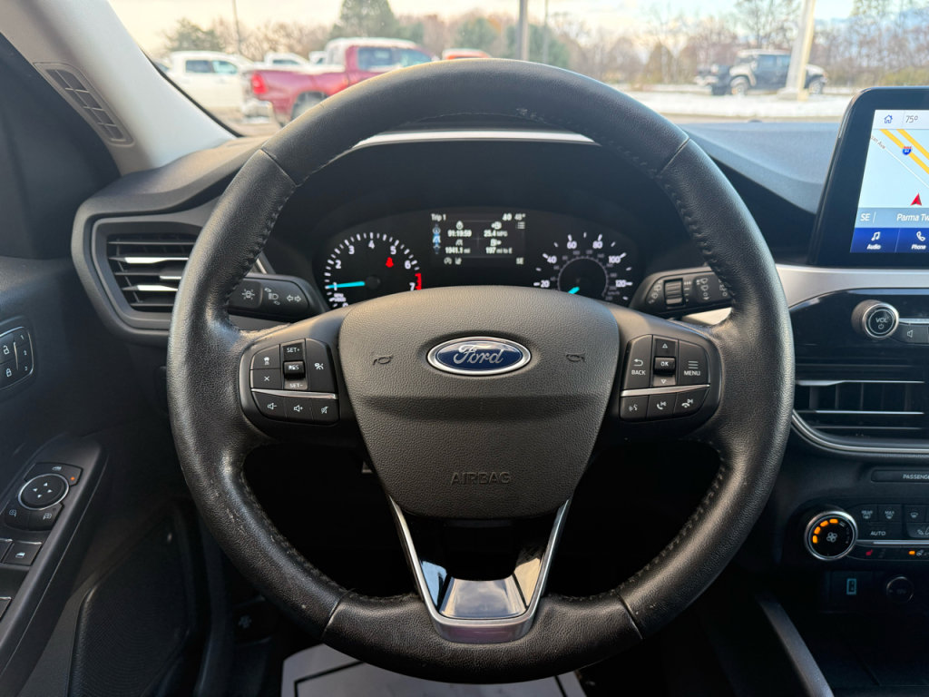 Used 2020 Ford Escape SEL image 11