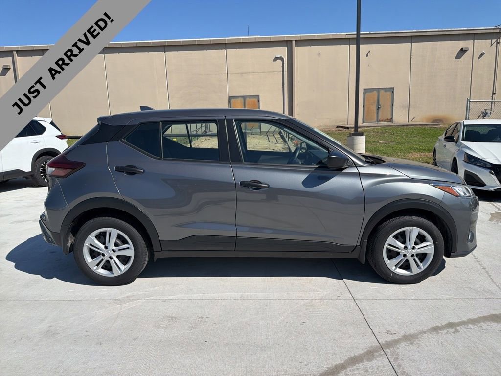 Certified 2025 Nissan Kicks Play S image 4