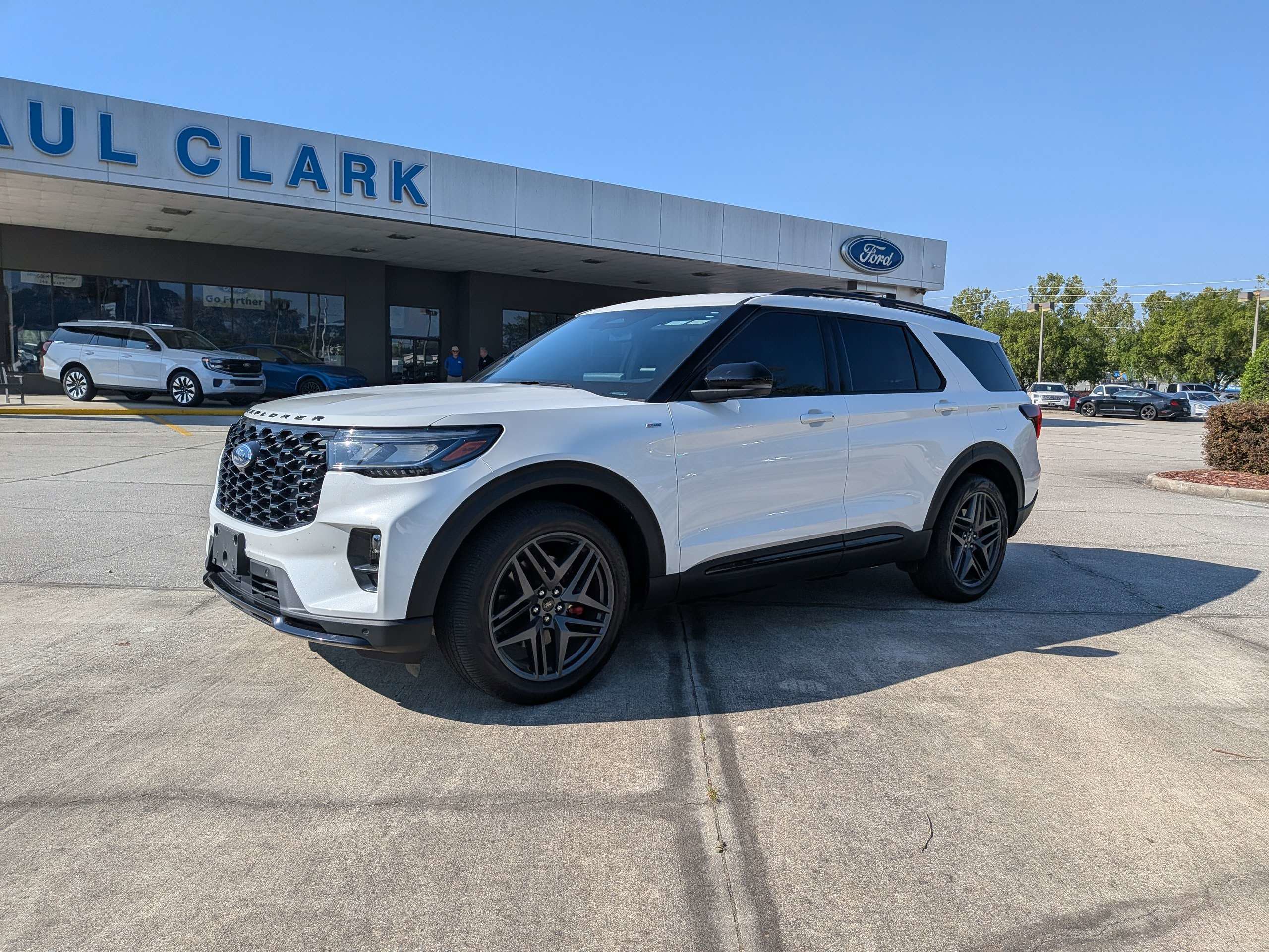 Used 2025 Ford Explorer ST-Line w/ Premium Package RWD image 8