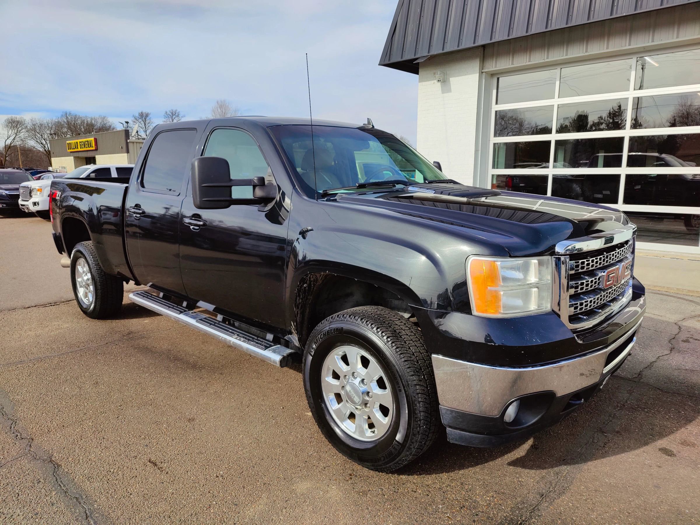 Used 2012 GMC Sierra 2500 SLT w/ SLT Convenience Package image 2