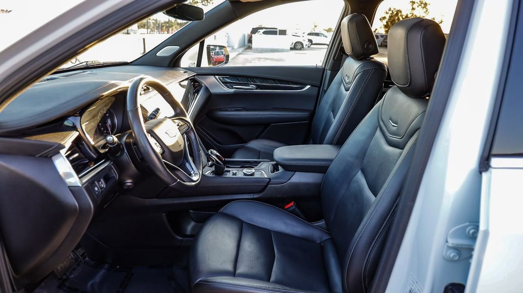Used 2023 Cadillac XT6 Premium Luxury image 22