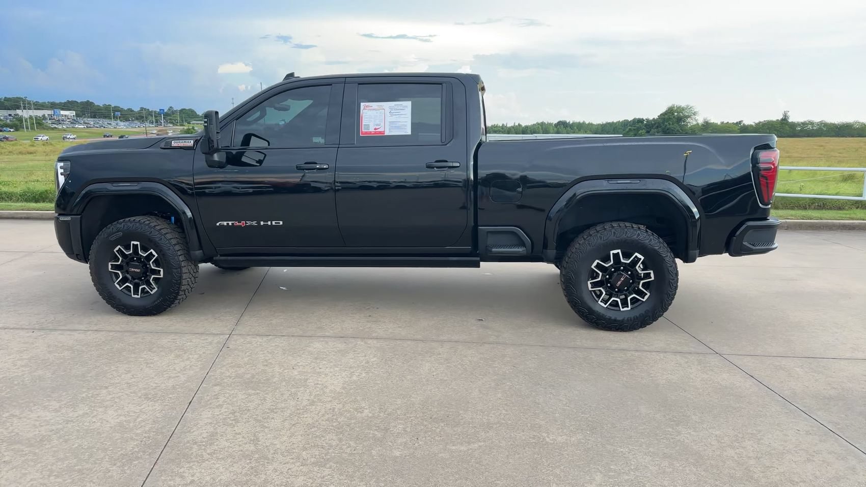 Used 2024 GMC Sierra 2500 AT4X AWD/4WD image 4