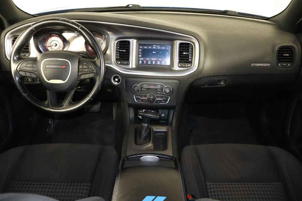 Used 2019 Dodge Charger SXT w/ Blacktop Package RWD image 13