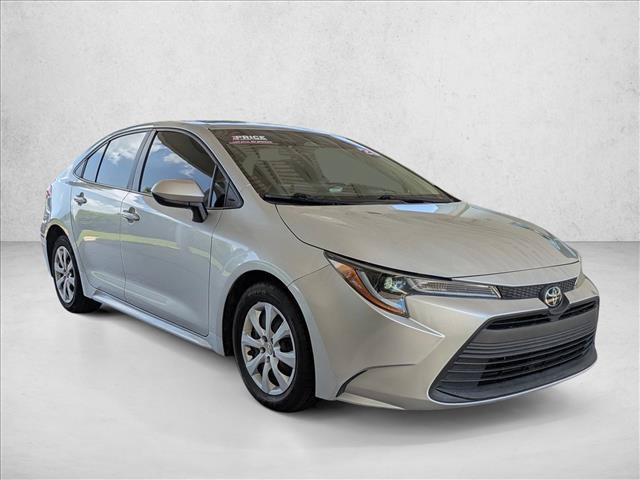 Used 2023 Toyota Corolla LE FWD image 3