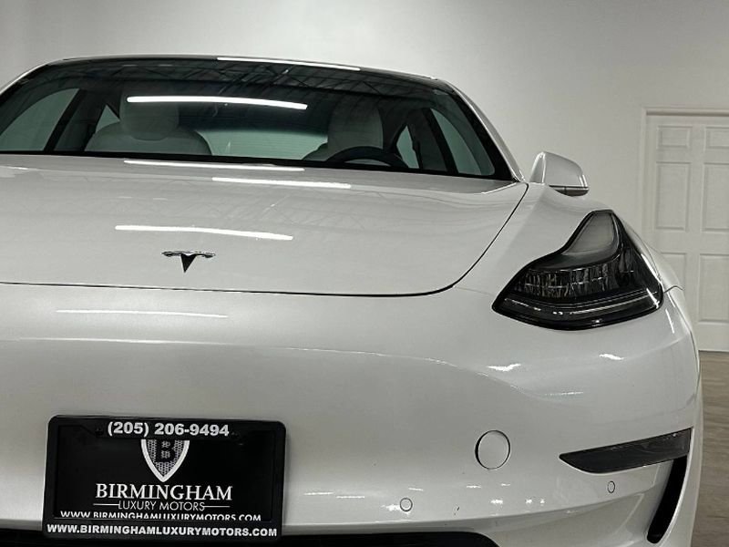 Used 2020 Tesla Model 3 Standard Range Plus image 5
