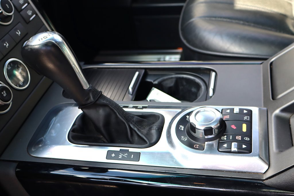 Used 2010 Land Rover Range Rover Supercharged AWD/4WD image 31