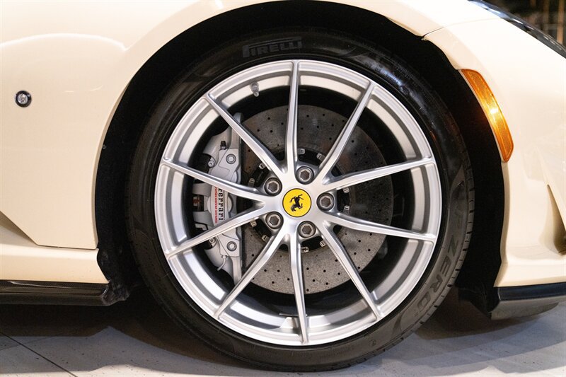 Used 2019 Ferrari 812 Superfast RWD image 9