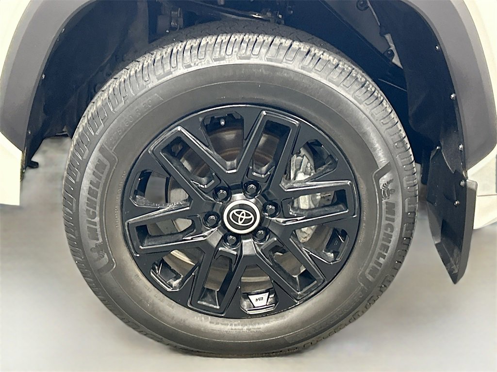 Used 2024 Toyota Tundra Limited image 28