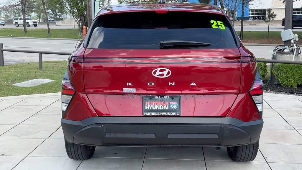 Certified 2025 Hyundai Kona SE image 17