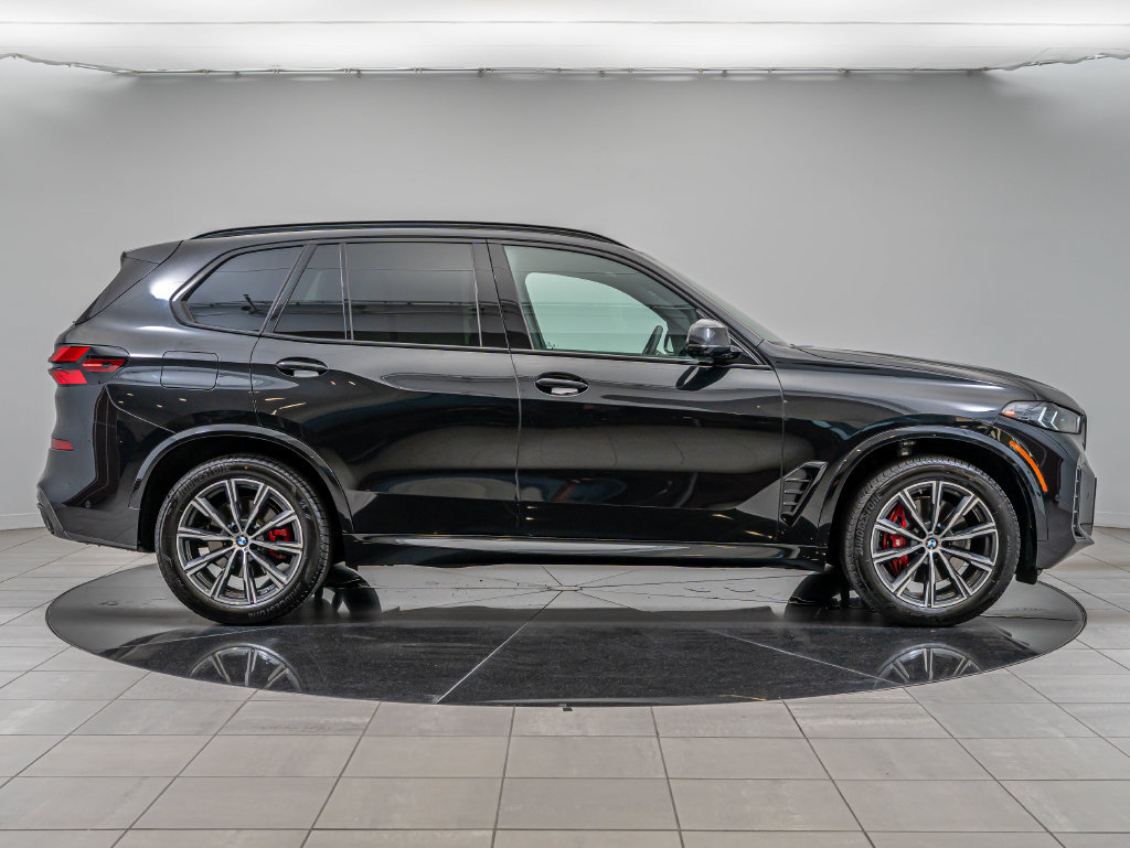 Used 2026 BMW X5 xDrive40i w/ M Sport Package AWD/4WD image 11
