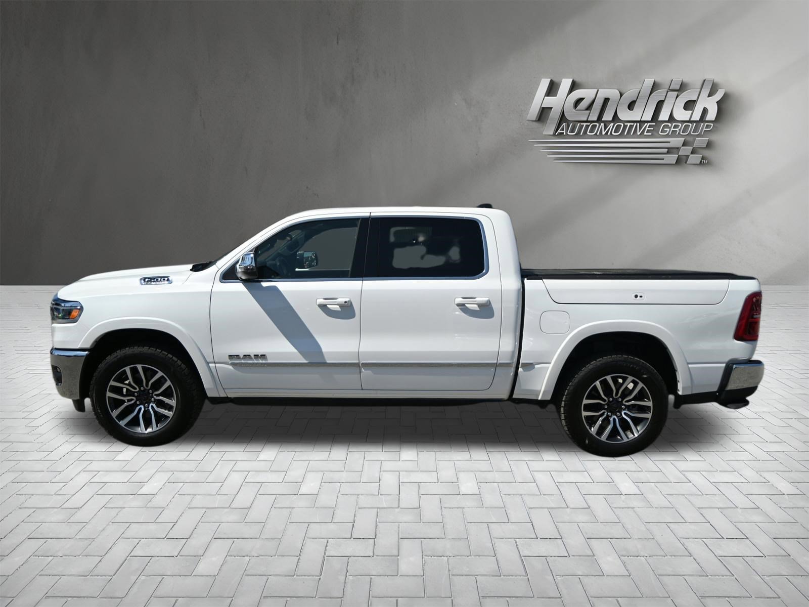 Used 2025 RAM 1500 Limited AWD/4WD image 7