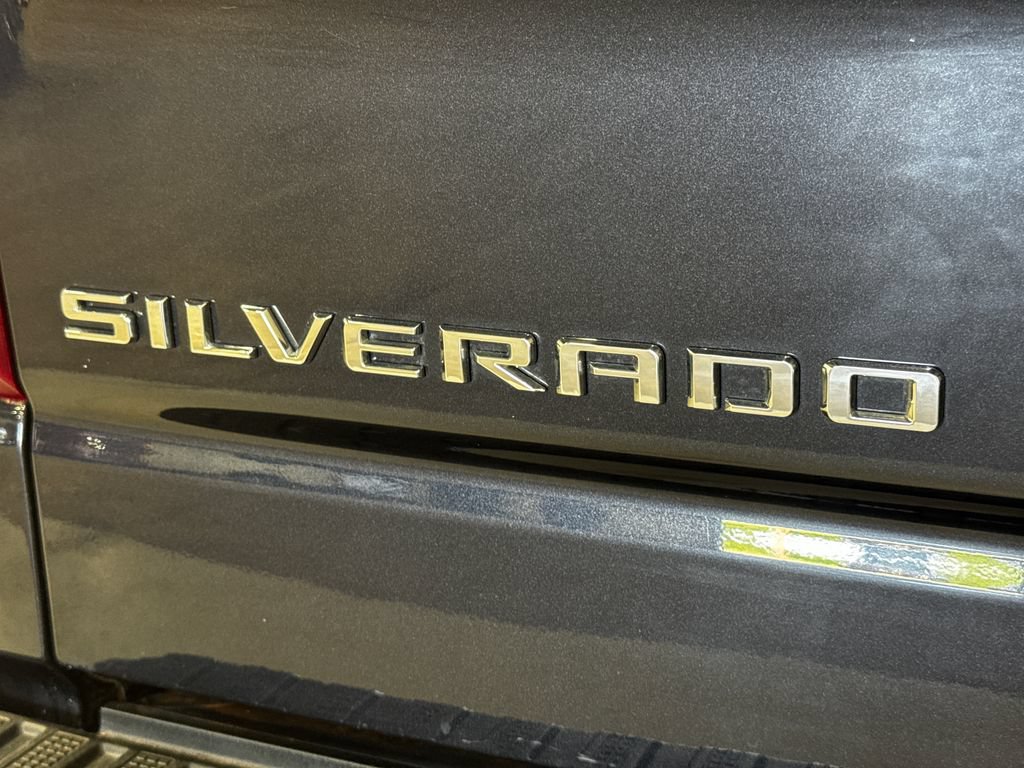 Used 2022 Chevrolet Silverado 1500 High Country w/ Z71 Off-Road Package AWD/4WD image 33