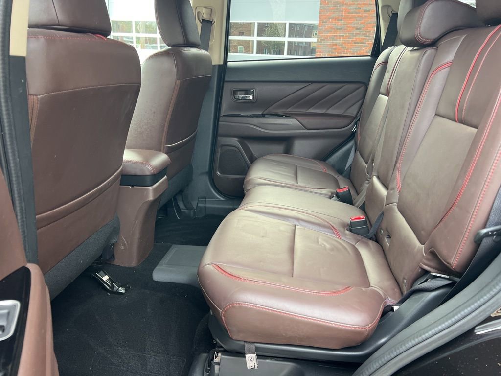 Used 2018 Mitsubishi Outlander 4WD Plug-In Hybrid image 24