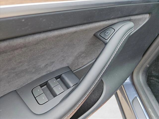 Used 2023 Tesla Model Y Performance AWD/4WD image 15
