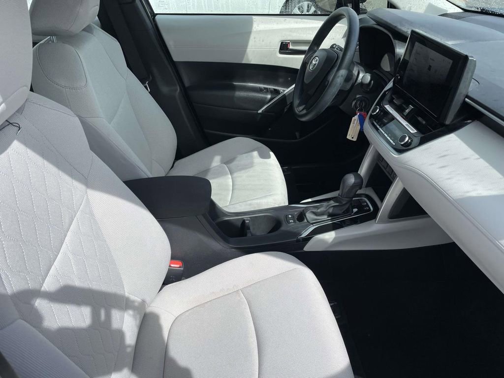 Used 2023 Toyota Corolla Cross L image 44