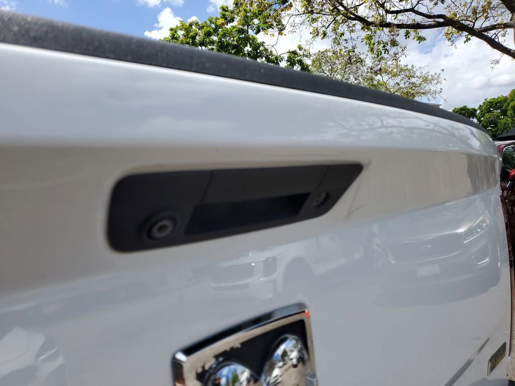 Used 2018 RAM 1500 Classic SLT image 9