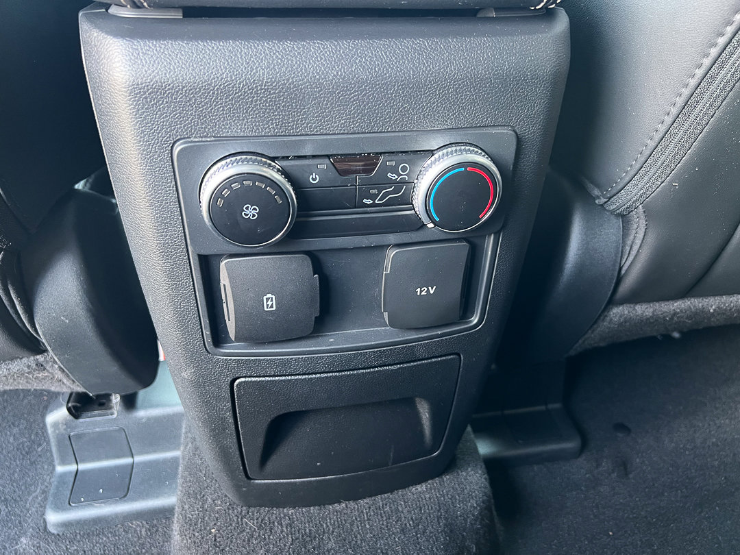 Used 2023 Ford Explorer XLT w/ Equipment Group 202A RWD image 28